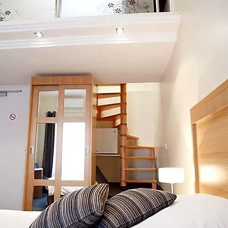 Hotel Modern 2*